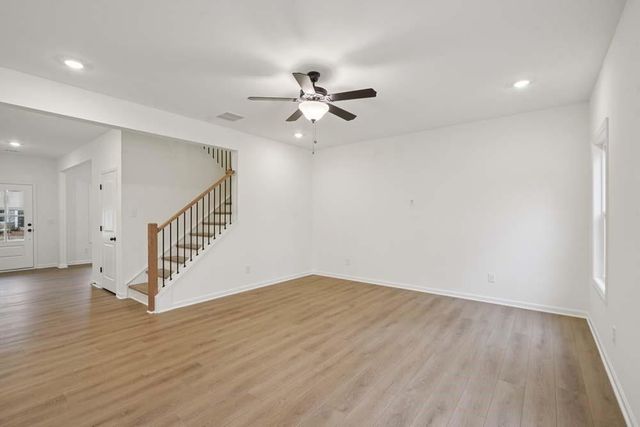 5460 Hargrove Way, Flowery Branch, GA 30542