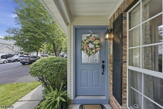 220 Learnington Way, Franklin Twp., NJ 08873