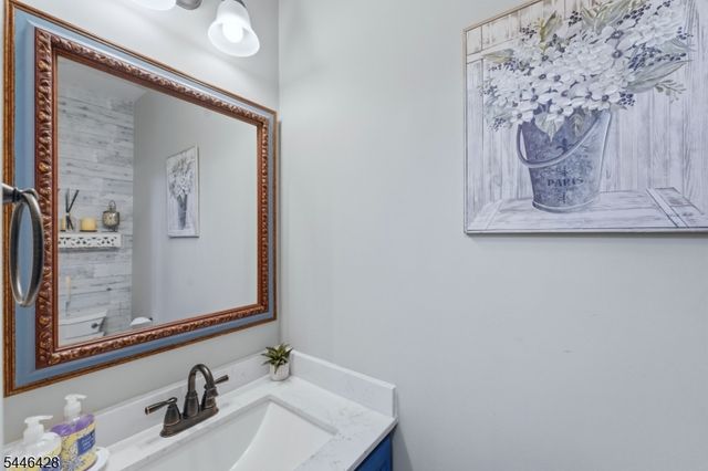 220 Learnington Way, Franklin Twp., NJ 08873
