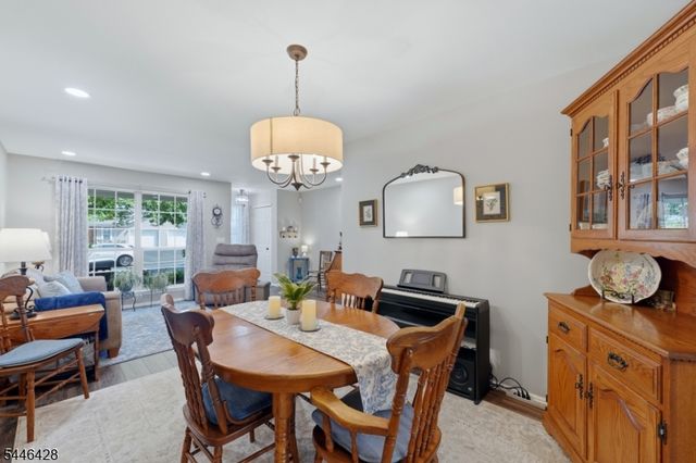 220 Learnington Way, Franklin Twp., NJ 08873