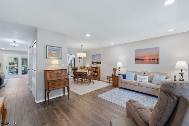 220 Learnington Way, Franklin Twp., NJ 08873