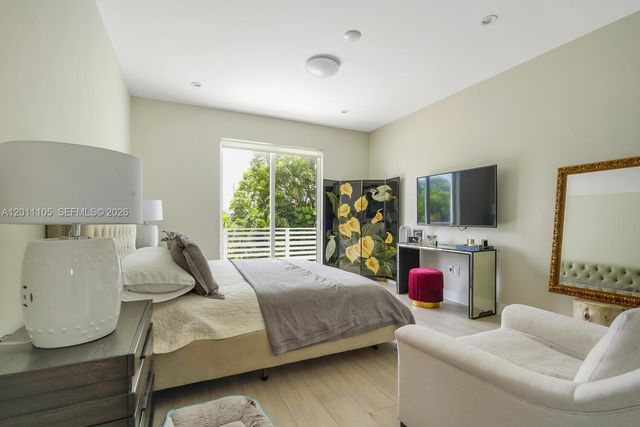 3446 SW 23rd St 3446, Miami, FL 33145