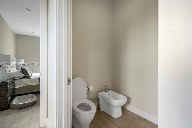 3446 SW 23rd St 3446, Miami, FL 33145