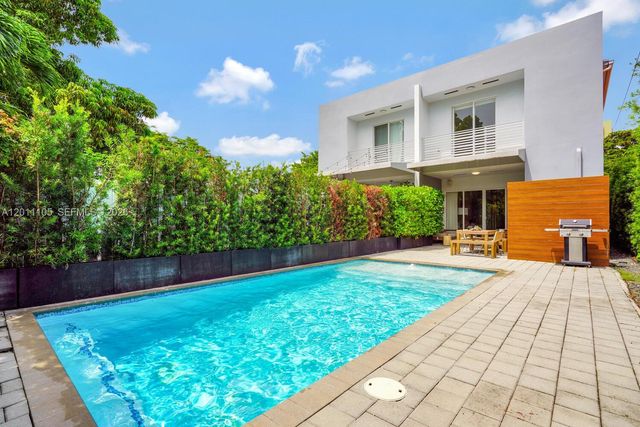 3446 SW 23rd St 3446, Miami, FL 33145