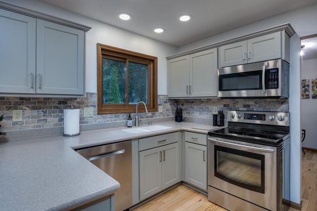 101 Coach House Drive, Madison, WI 53714