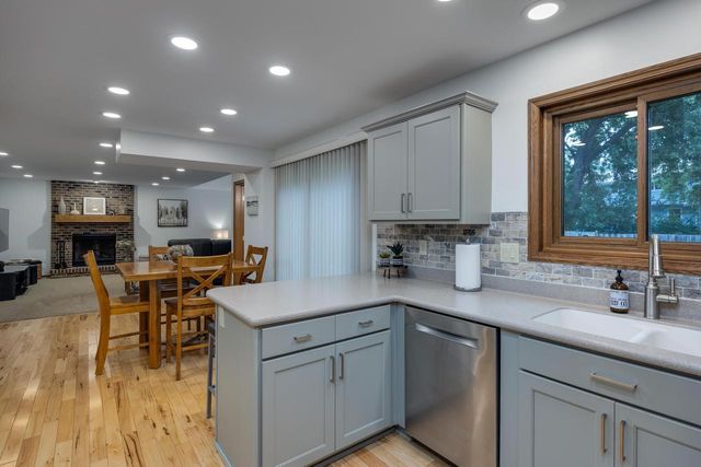101 Coach House Drive, Madison, WI 53714