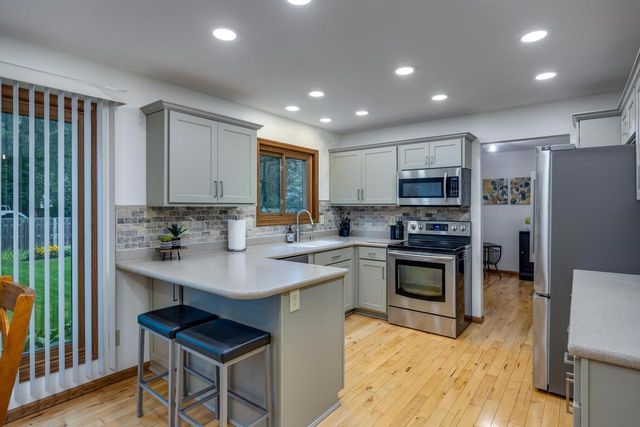101 Coach House Drive, Madison, WI 53714
