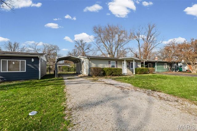 502 Saint Thomas Lane, Cahokia, IL 62206