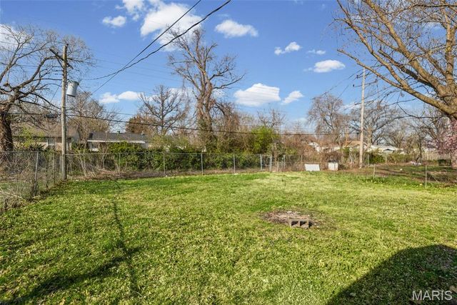 502 Saint Thomas Lane, Cahokia, IL 62206