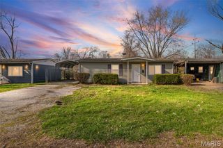 502 Saint Thomas Lane, Cahokia, IL 62206