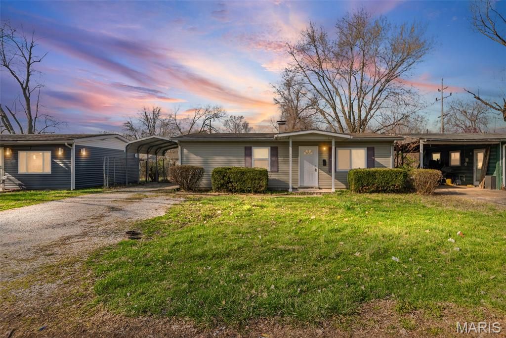 502 Saint Thomas Lane, Cahokia, IL 62206