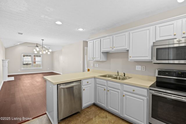 6202 Apple Cider Dr, Louisville, KY 40219