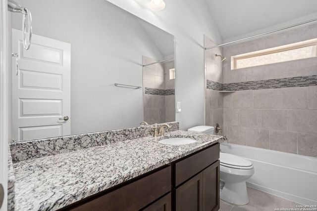 27730 Lokaya Falls, Boerne, TX 78015