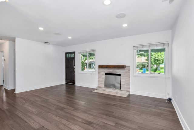 2124 Ahneita Dr, Pleasant Hill, CA 94523
