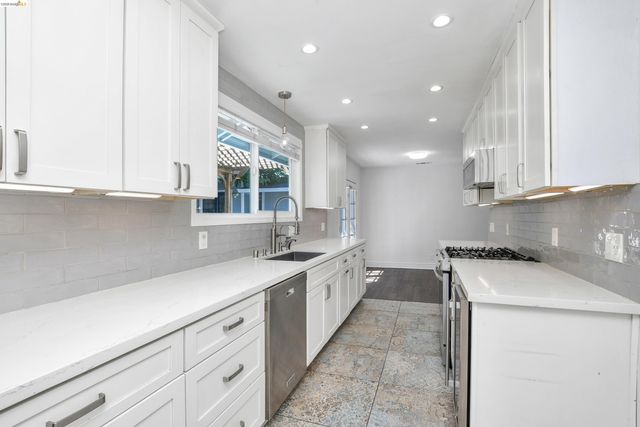 2124 Ahneita Dr, Pleasant Hill, CA 94523
