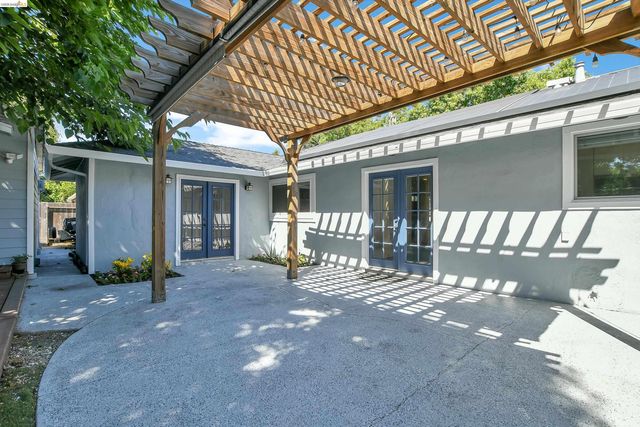 2124 Ahneita Dr, Pleasant Hill, CA 94523
