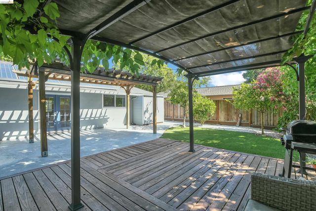 2124 Ahneita Dr, Pleasant Hill, CA 94523