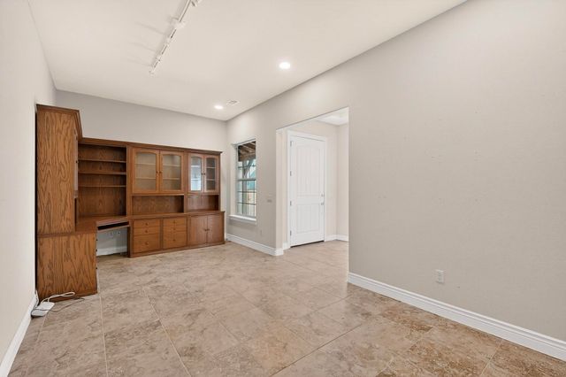 8708 Crestview Drive, Denton, TX 76207