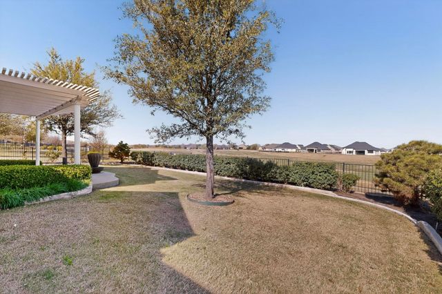 8708 Crestview Drive, Denton, TX 76207