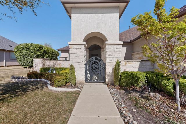 8708 Crestview Drive, Denton, TX 76207