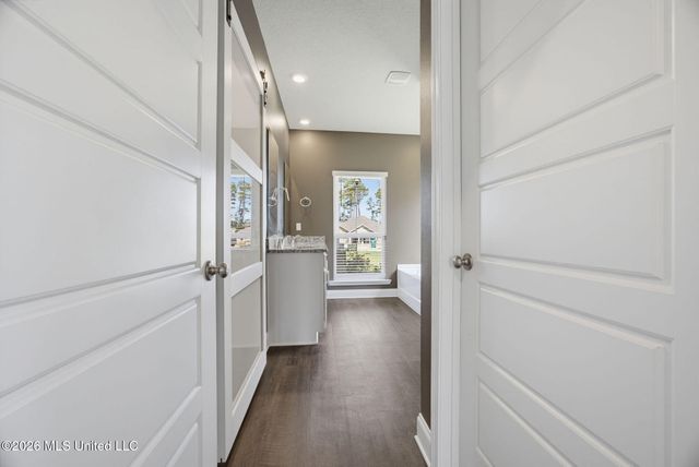 11585 Paige Cove, Ocean Springs, MS 39564