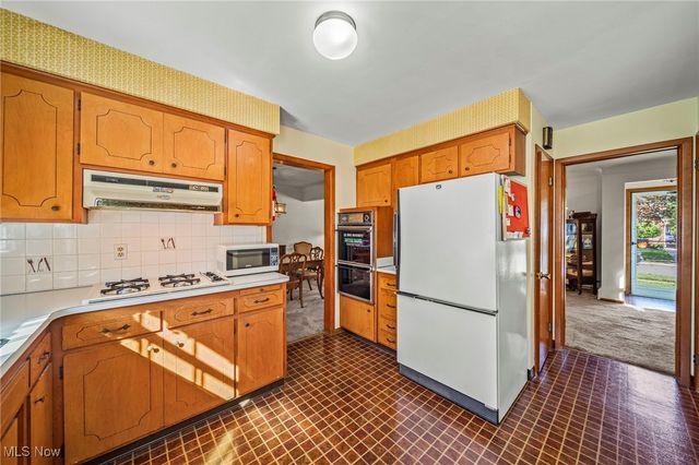 104 E 216th Street, Euclid, OH 44123