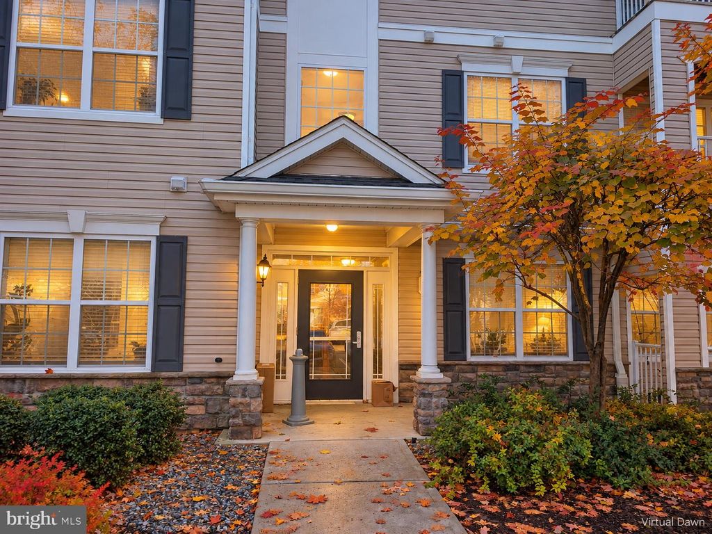 314 TIMBERLAKE DR, EWING, NJ 08618 — exterior