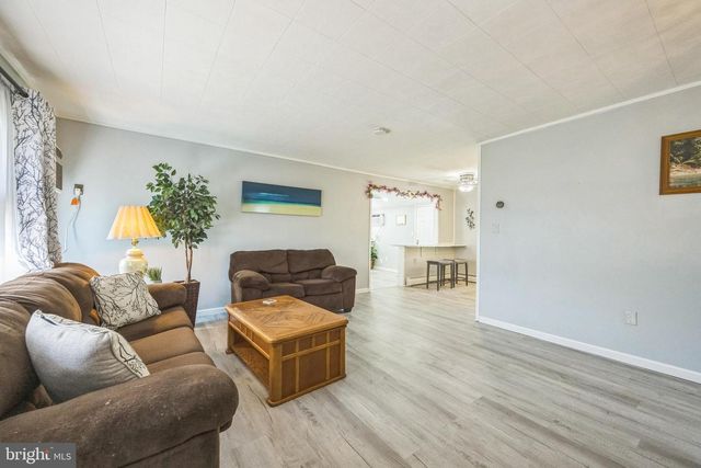 87 VERMILLION LN, Levittown, PA 19054