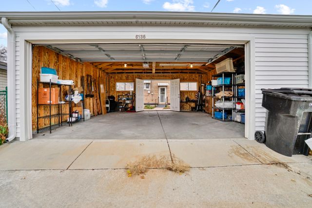 6135 W 63rd Place, Chicago, IL 60638