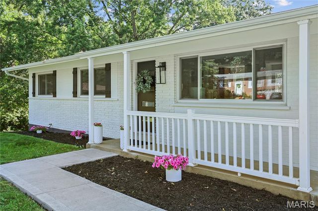 9606 Castanet Court, Crestwood, MO 63126