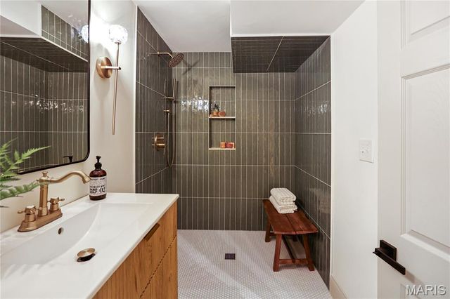 9606 Castanet Court, Crestwood, MO 63126