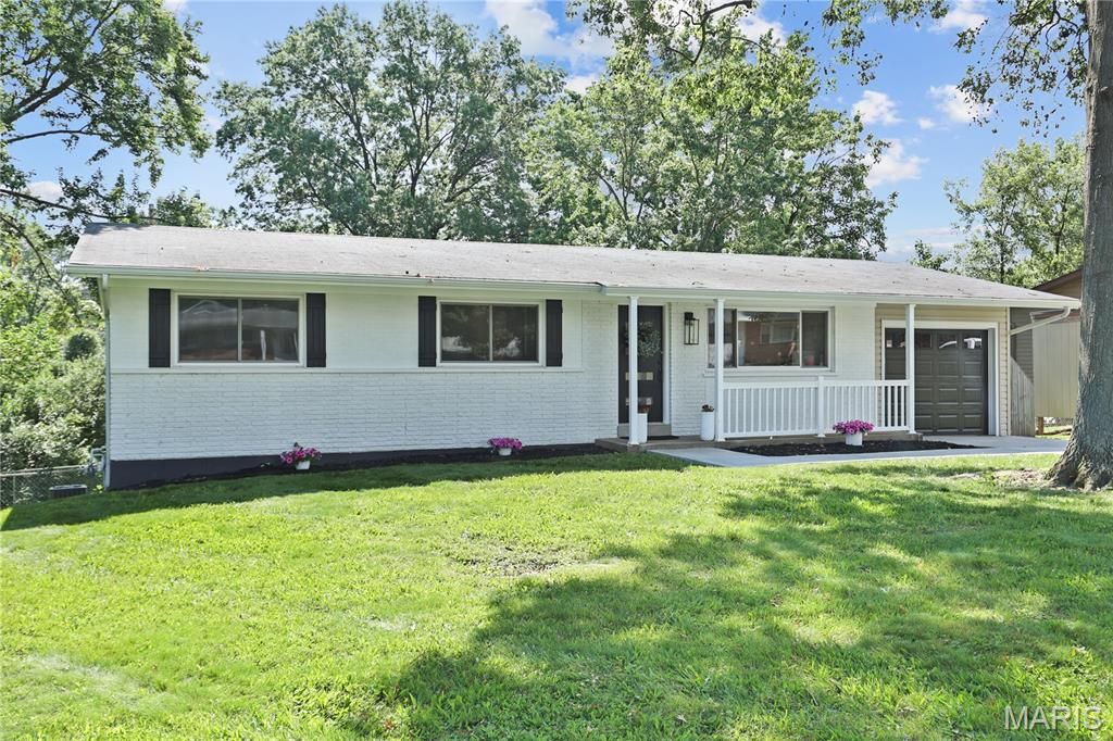 9606 Castanet Court, Crestwood, MO 63126