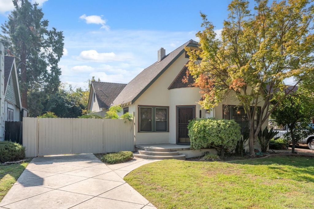 1010 E Vassar Avenue, Fresno, CA 93704