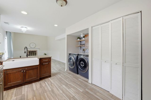 348 RICHARD Court, Vernon Hills, IL 60061