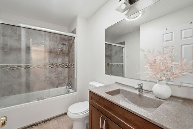 348 RICHARD Court, Vernon Hills, IL 60061