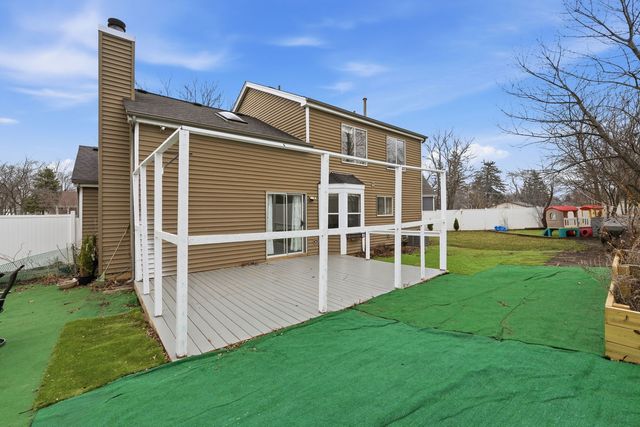 348 RICHARD Court, Vernon Hills, IL 60061