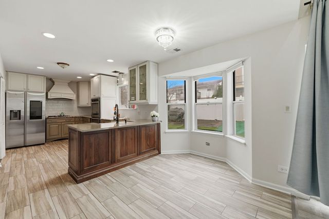 348 RICHARD Court, Vernon Hills, IL 60061