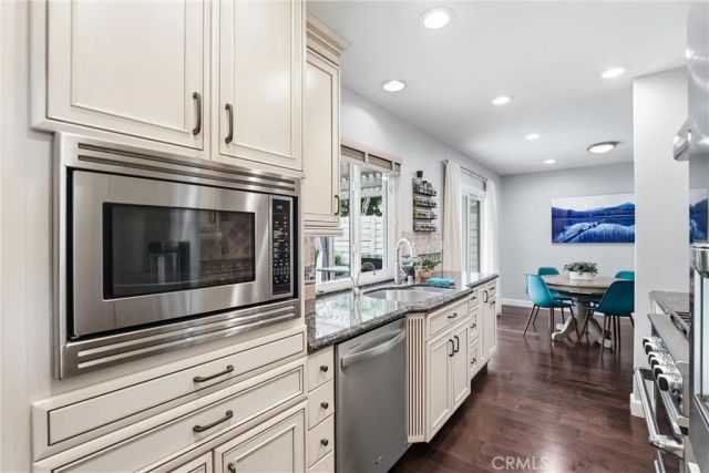 11 Shadowleaf, Irvine, CA 92614