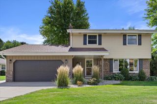 6570 Radburn LANE, Greendale, WI 53129