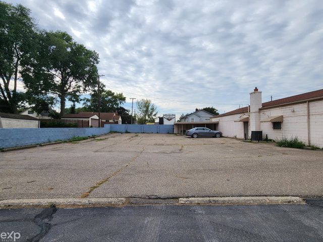3750 E 12 Mile Road, Warren, MI 48092