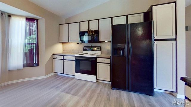 2356 Balboa Circle, Warrenton, MO 63383
