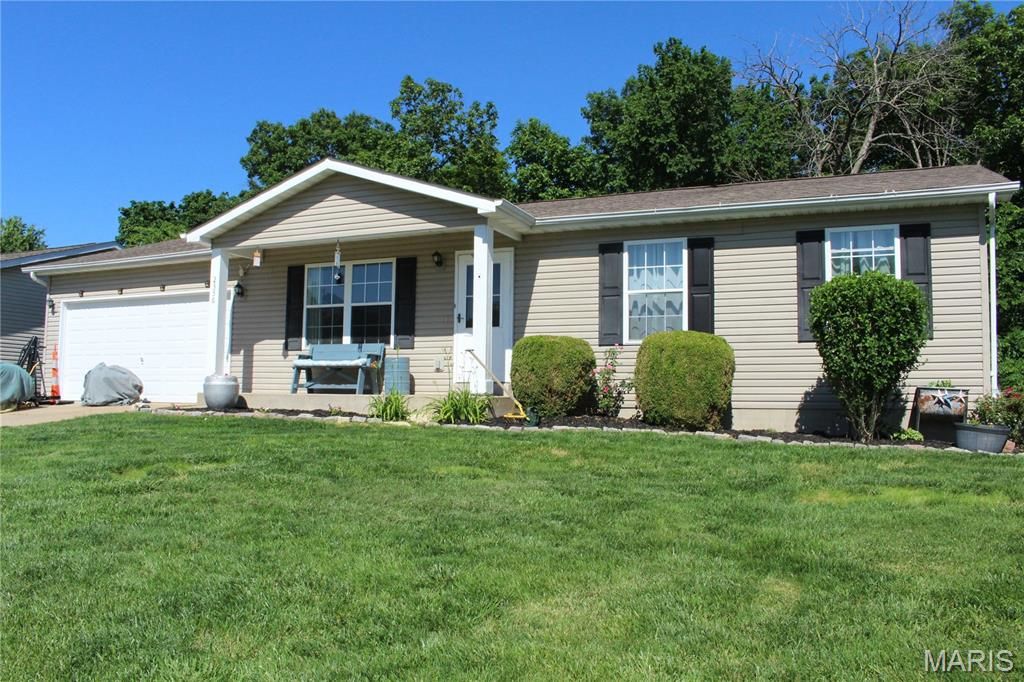 2356 Balboa Circle, Warrenton, MO 63383