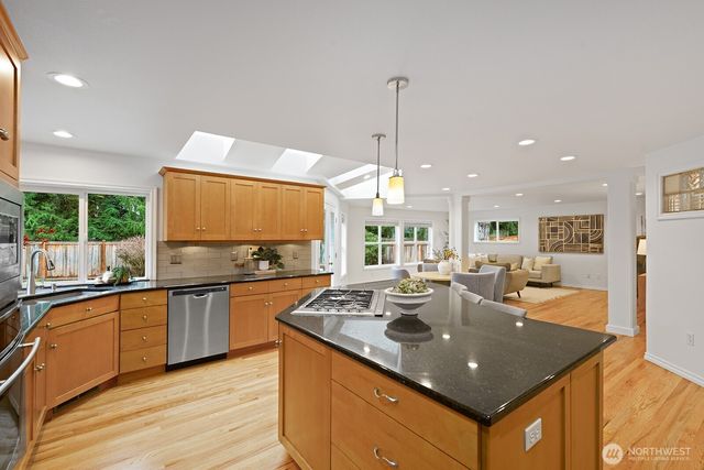 2419 233rd Place NE, Sammamish, WA 98074