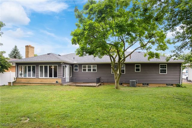 2601 Sherwood Drive, Lorain, OH 44053