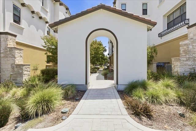 390 Camarillo Terrace, Sunnyvale, CA 94085