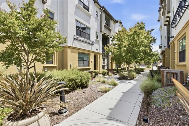 390 Camarillo Terrace, Sunnyvale, CA 94085