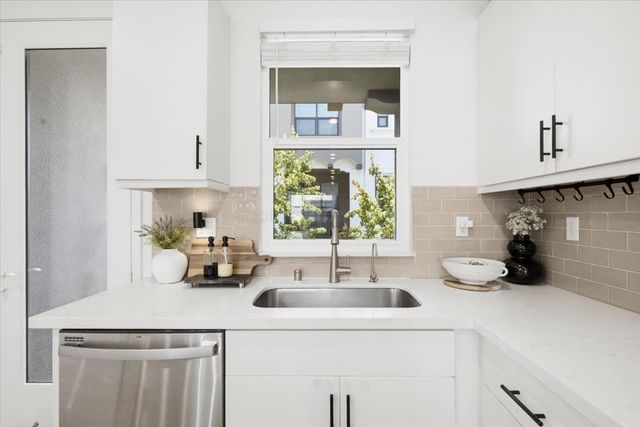 390 Camarillo Terrace, Sunnyvale, CA 94085