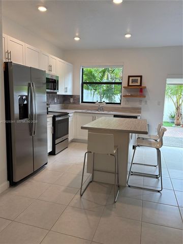 11384 W 34th Way, Hialeah, FL 33018