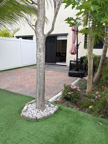 11384 W 34th Way, Hialeah, FL 33018
