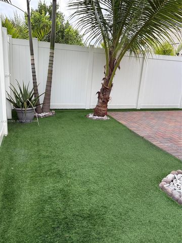11384 W 34th Way, Hialeah, FL 33018